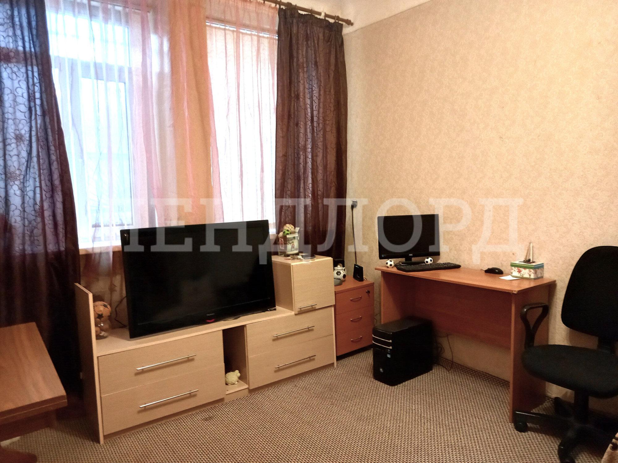 Купить комнату за 2 000 000 рублей на улица Красных Зорь, 4