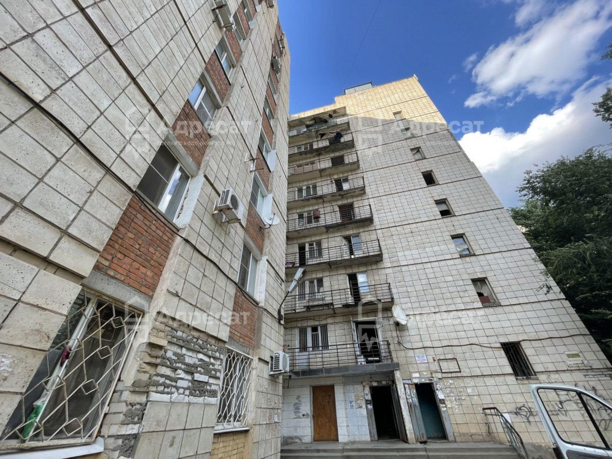 Купить комнату за 700 000 рублей на пр-кт. Столетова,  д.2