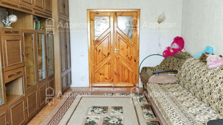 3-комн квартира ул.им. Менжинского,  д.28