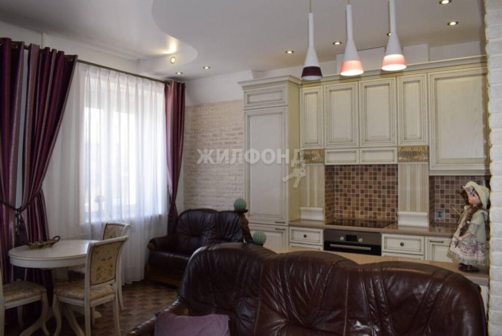 2-комн квартира Станиславского, 4