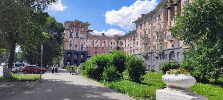 2-комн квартира Станиславского, 4