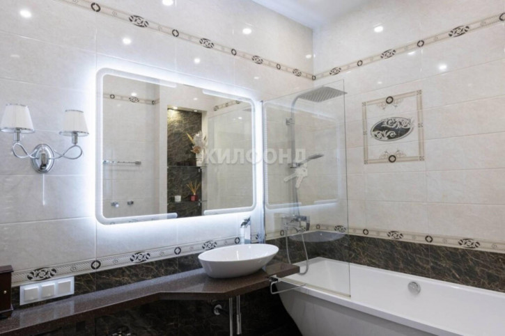 4-комн квартира Лескова, 27/1