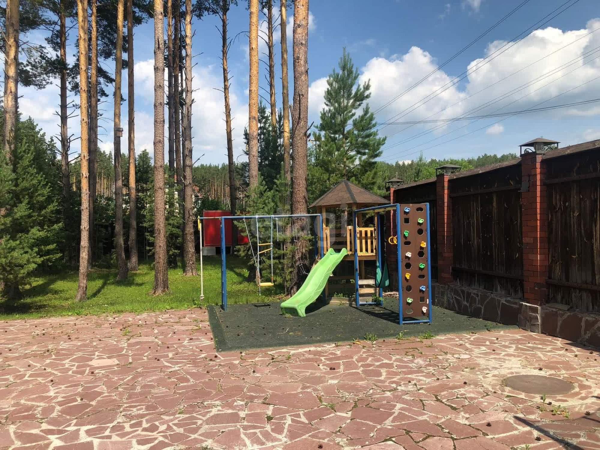 Купить дачу, дом, коттедж за 37 000 000 рублей на КС Надежда,Титова 55