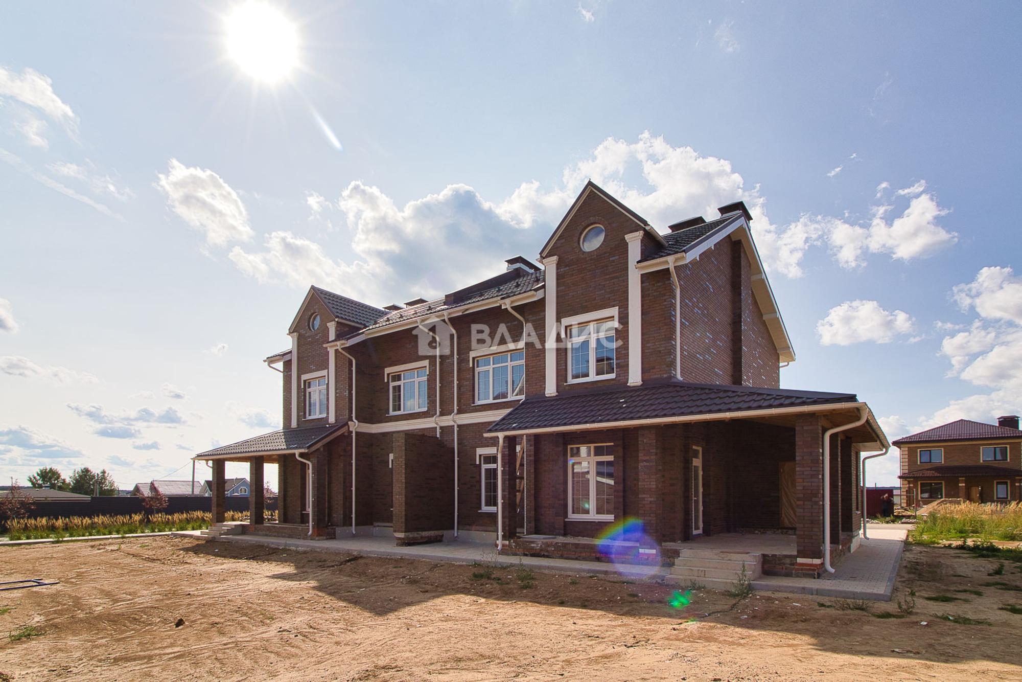 Купить дачу, дом, коттедж за 18 490 000 рублей на Нагорная улица