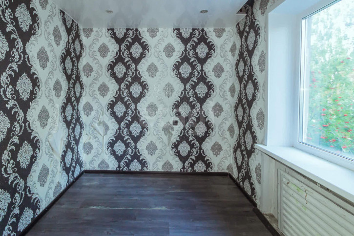 4-комн квартира улица Южакова, 61