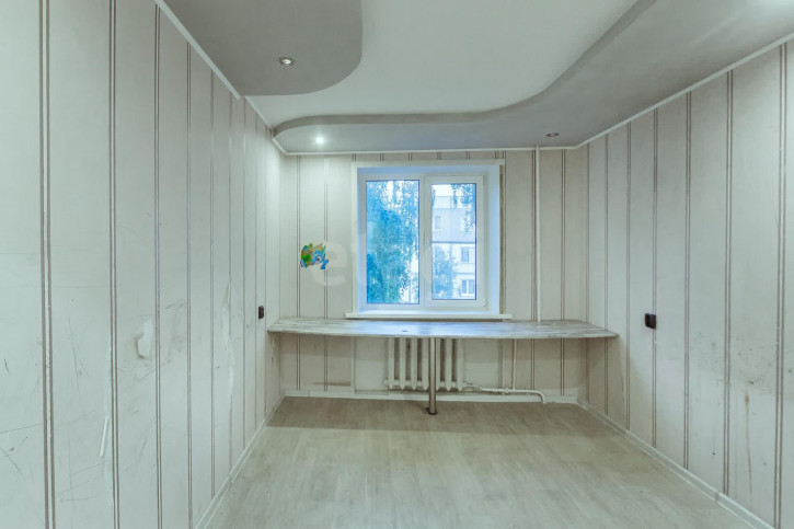 4-комн квартира улица Южакова, 61