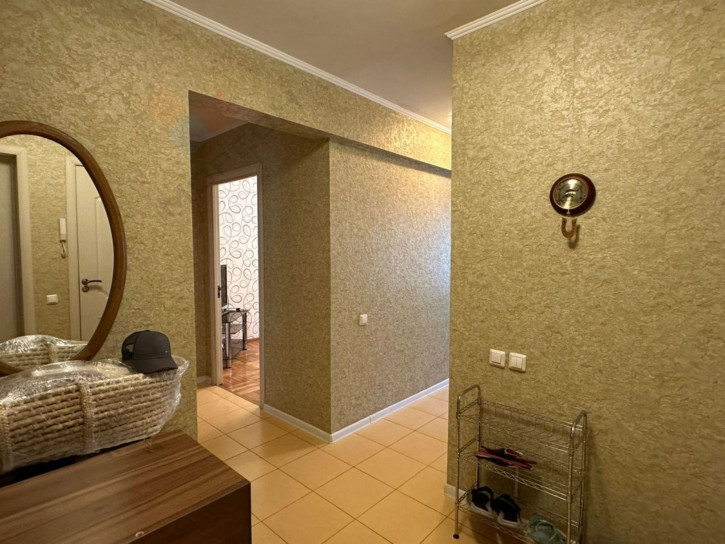 4-комн квартира им. Айвазовского ул, 75