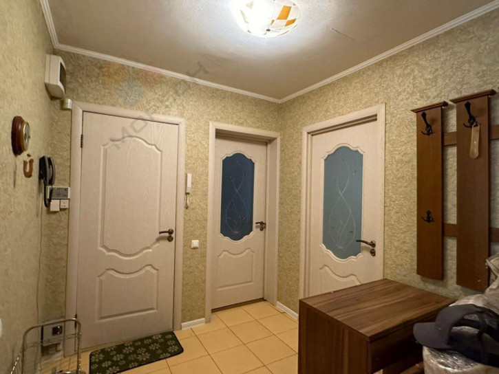 4-комн квартира им. Айвазовского ул, 75