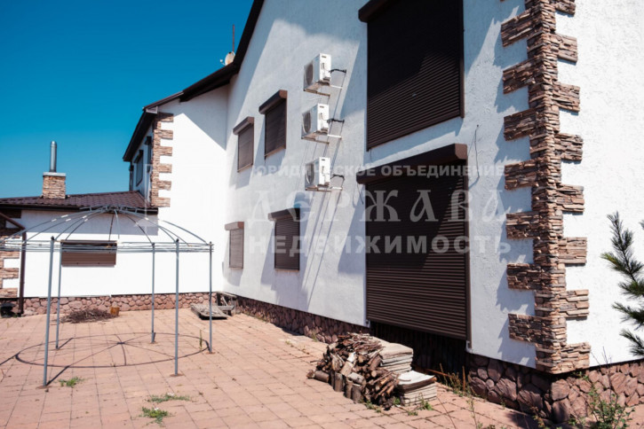 Коттедж/дом Листвянская улица