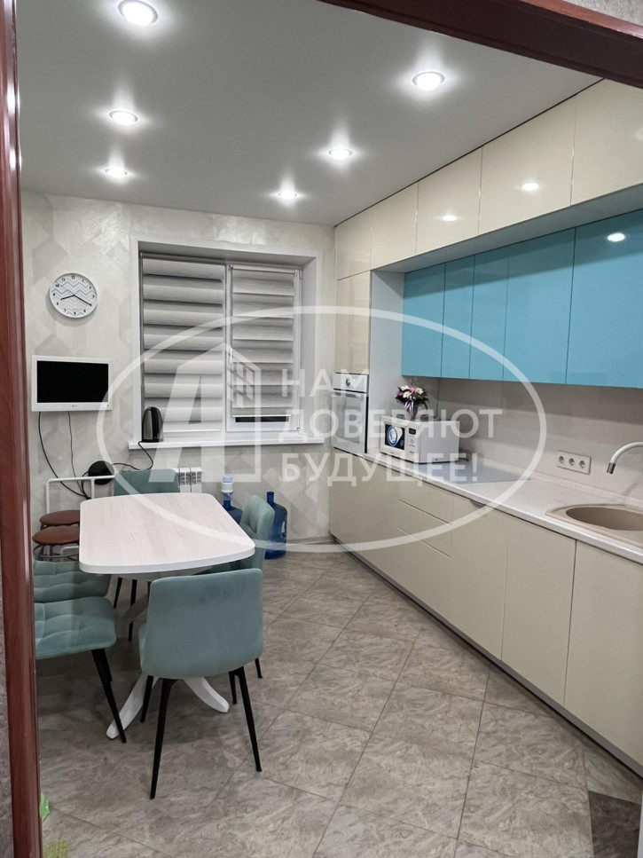 4-комн квартира улица Куфонина, 18