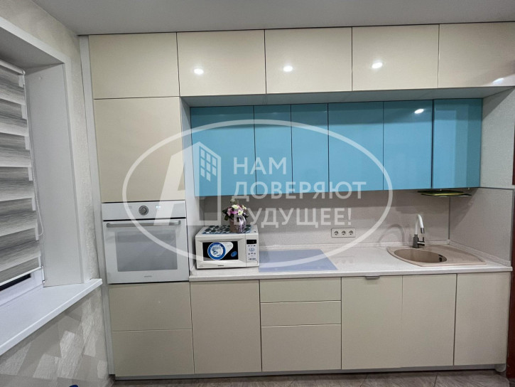 4-комн квартира улица Куфонина, 18