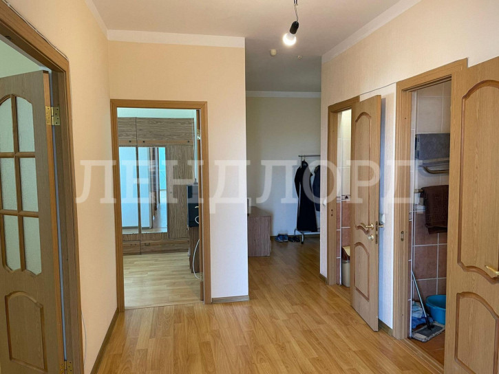 3-комн квартира проспект Королёва, 18Б