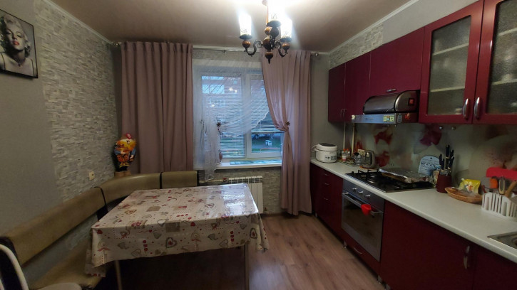 4-комн квартира Мичурина ул., 48