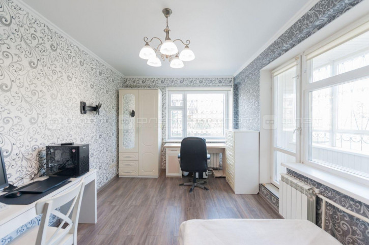 3-комн квартира ул. Курашова, дом 20