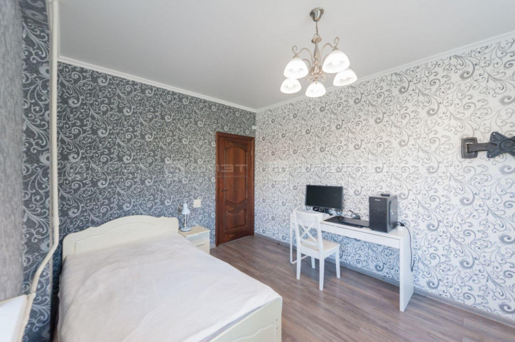 3-комн квартира ул. Курашова, дом 20