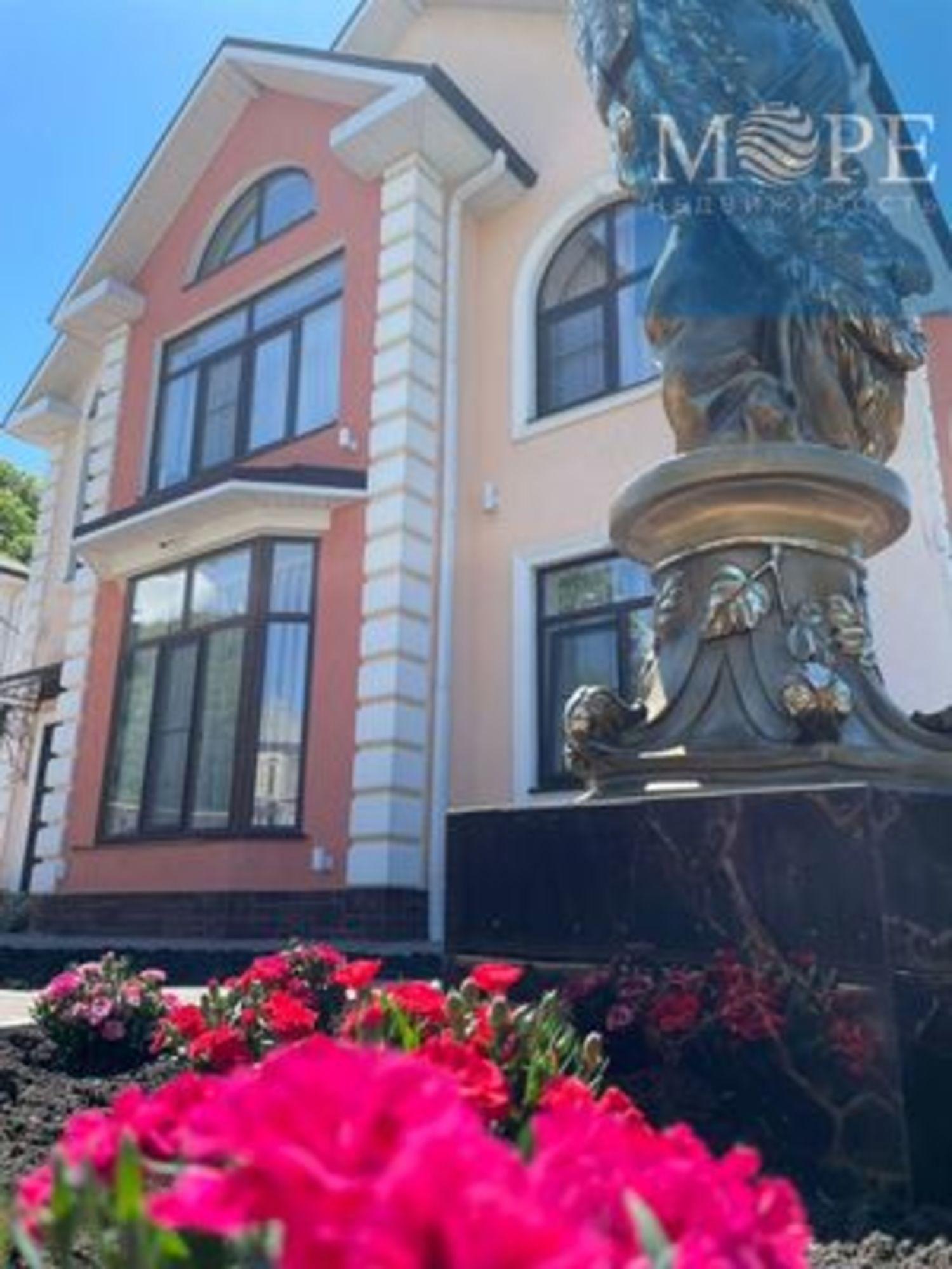 Купить дачу, дом, коттедж за 150 000 000 рублей на Пластунка с, Леселидзе ул, 2А/4