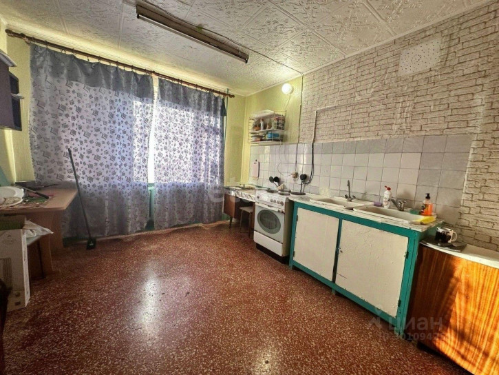 Комната ул Сенюкова, 49,  д. 49 Комната ул Сенюкова, 49,  д. 49