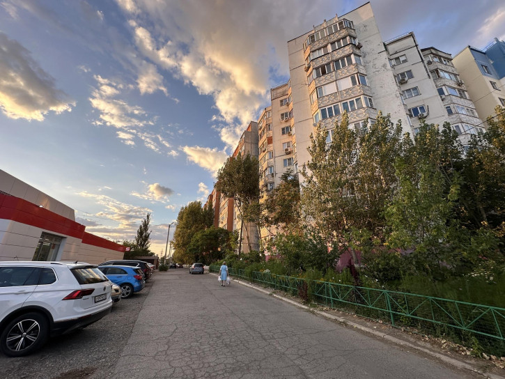 3-комн квартира г. Астрахань, Кировский р-н, ул. Куликова, 11