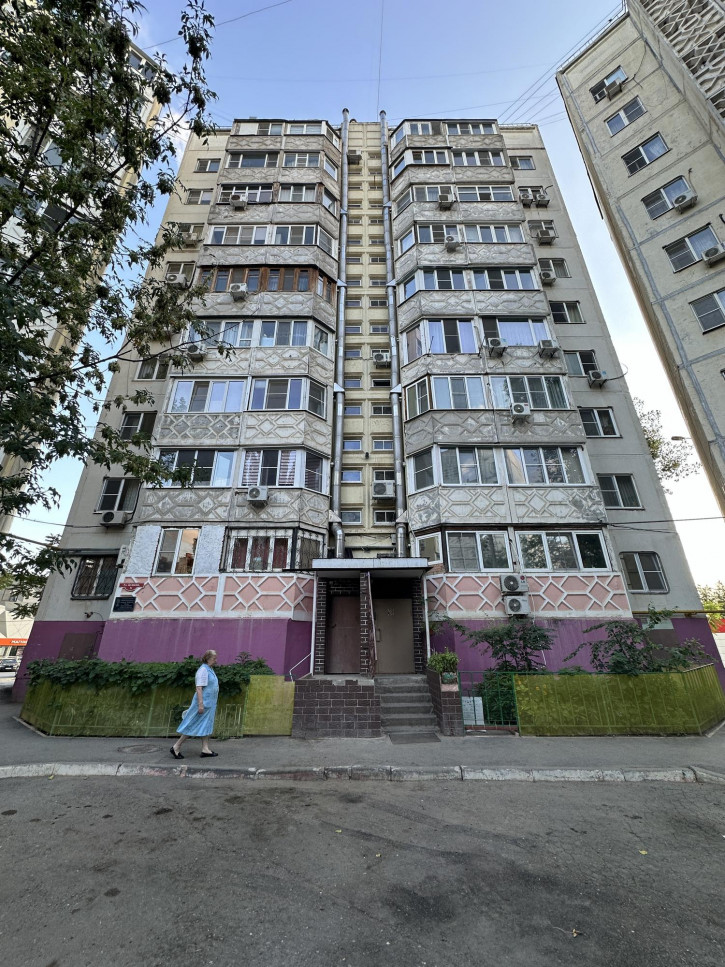 3-комн квартира г. Астрахань, Кировский р-н, ул. Куликова, 11