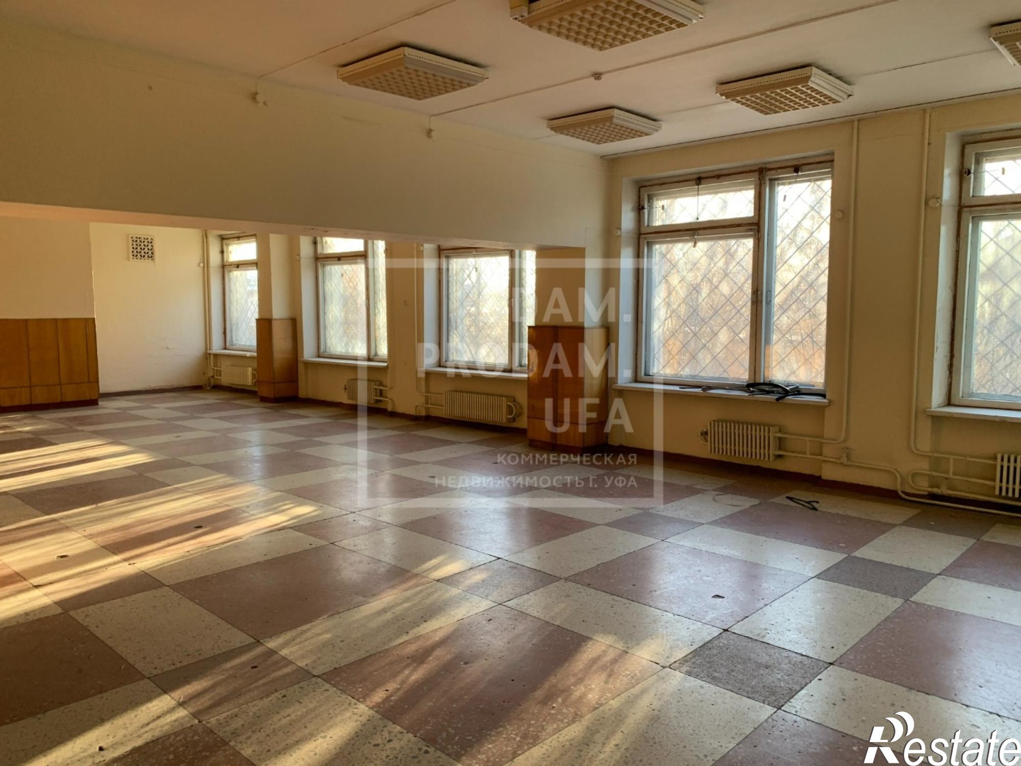 Сдать торговое помещение за 228 250 рублей на шоссе Индустриальное, д.37