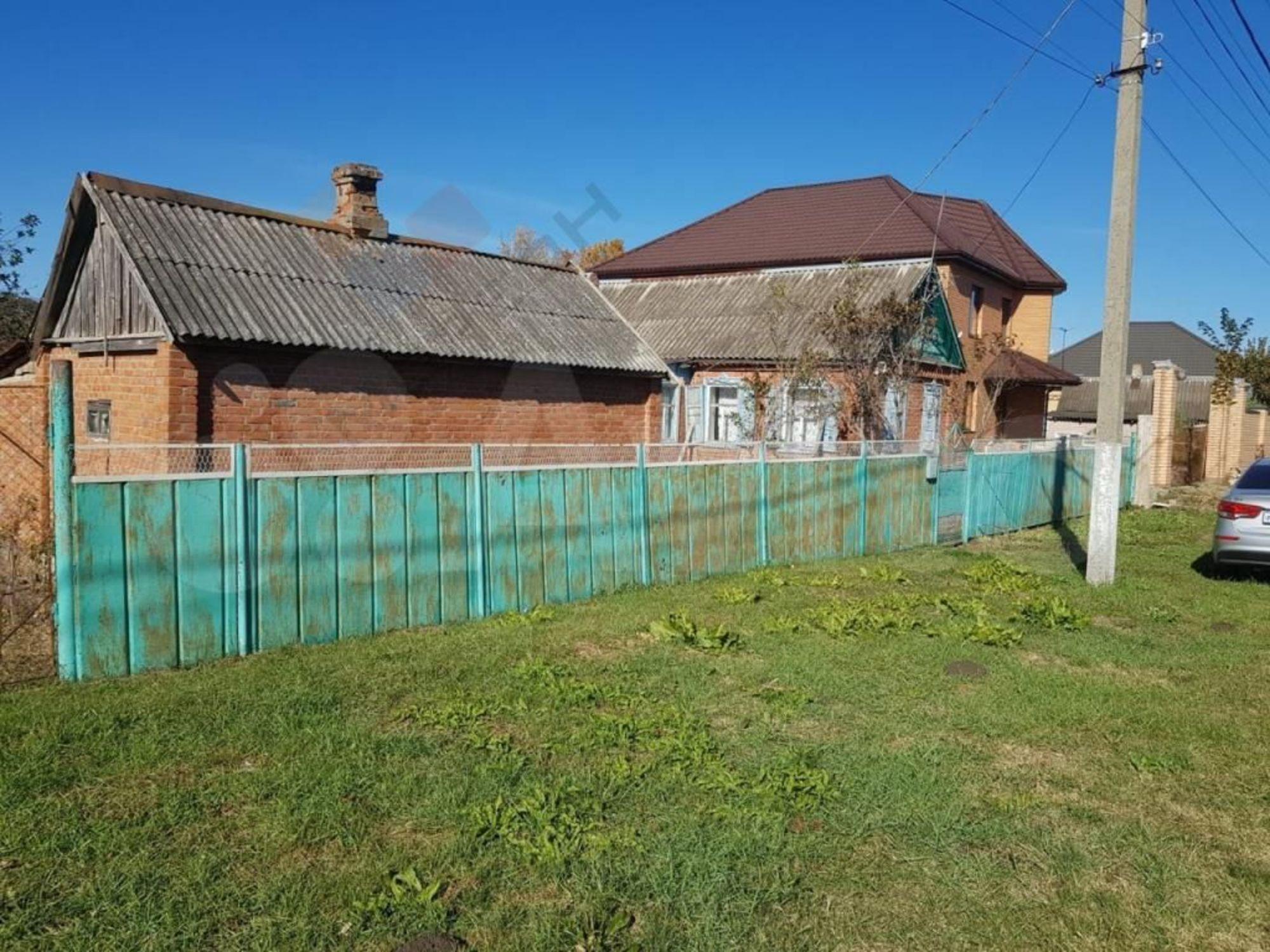 Купить дачу, дом, коттедж за 8 100 000 рублей на Суворова ул, 38