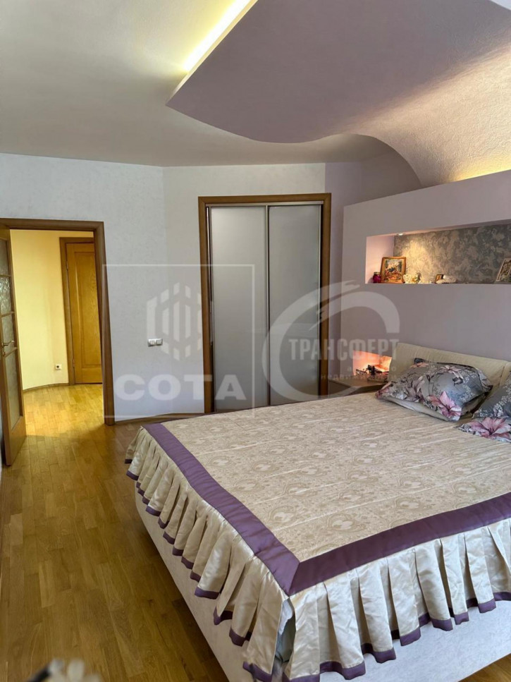 3-комн квартира Морозова улица, 31кА