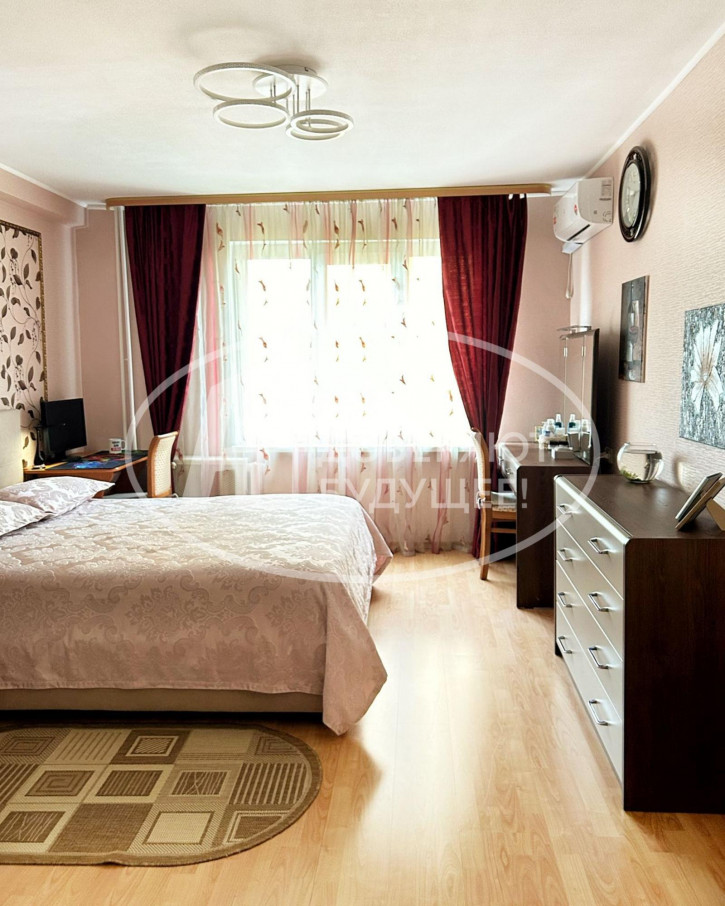 3-комн квартира улица Азина, 33