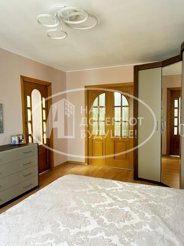 3-комн квартира улица Азина, 33