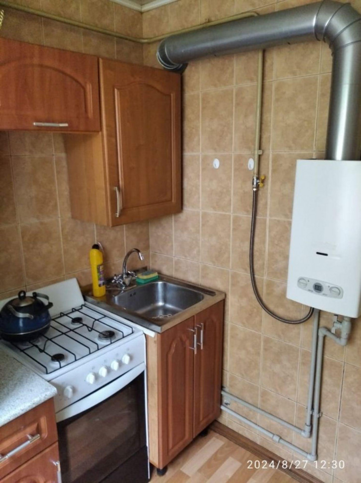 2-комн квартира Войкова ул