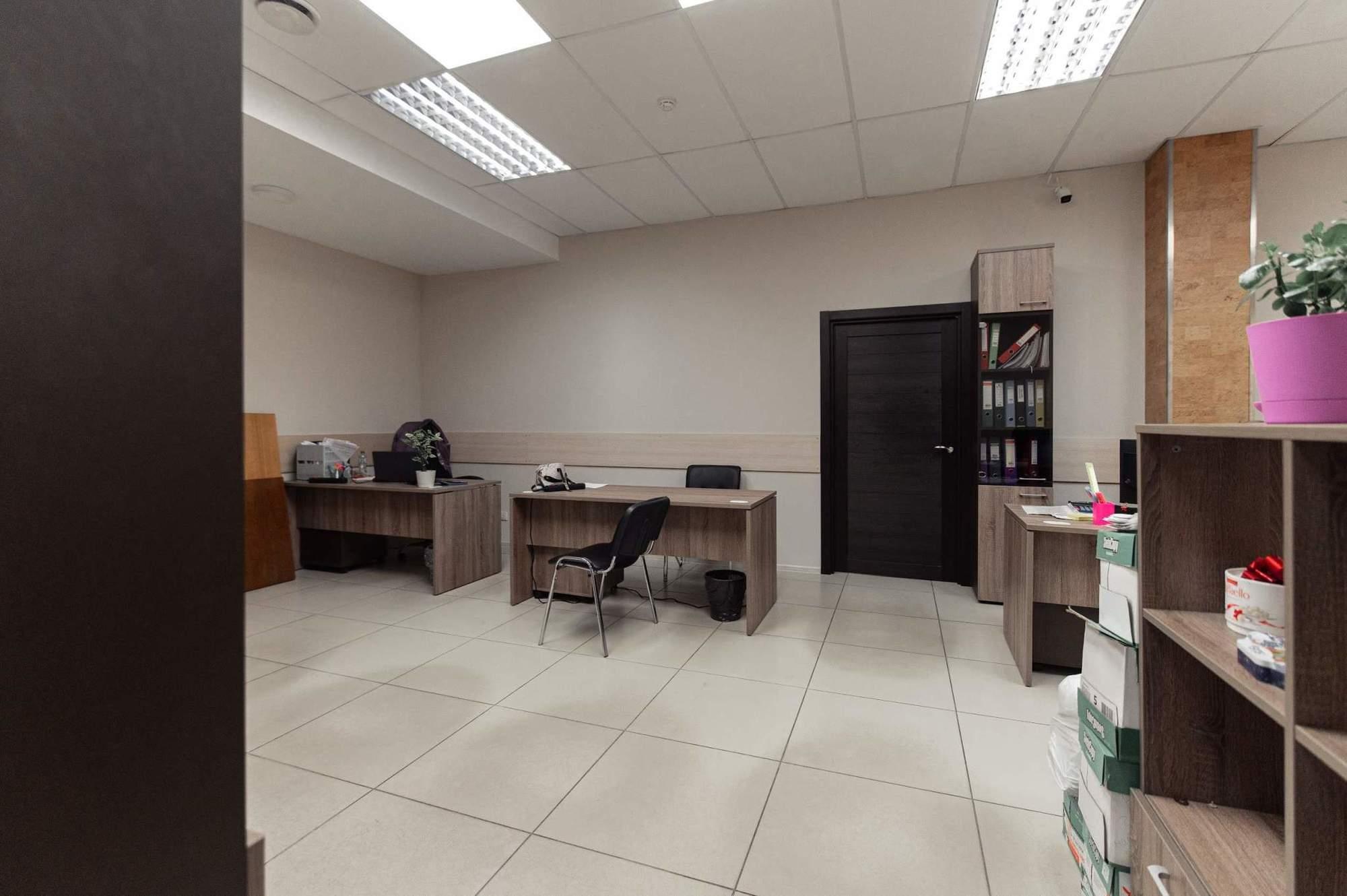 Купить офис, помещение под офис за 1 500 000 000 рублей на Красный проспект, д.77/1