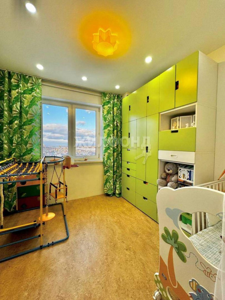 4-комн квартира Сакко и Ванцетти улица, д.78а