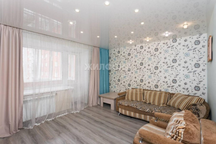 6-комн квартира Красный проспект, 234