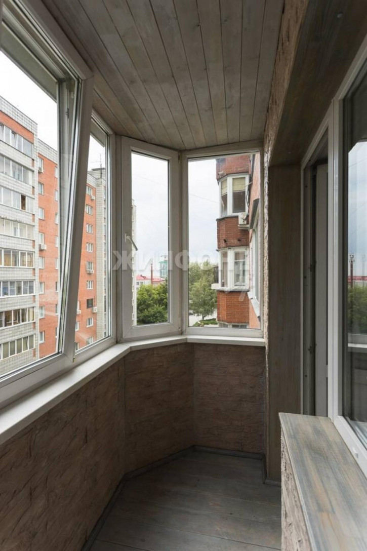 6-комн квартира Красный проспект, 234