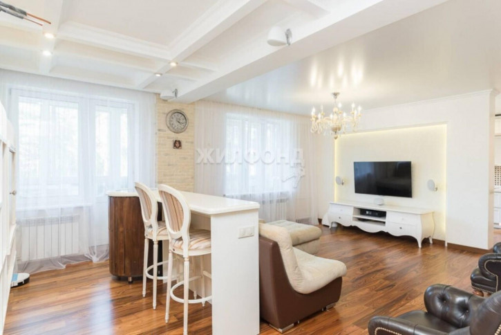 4-комн квартира Сухарная, 96