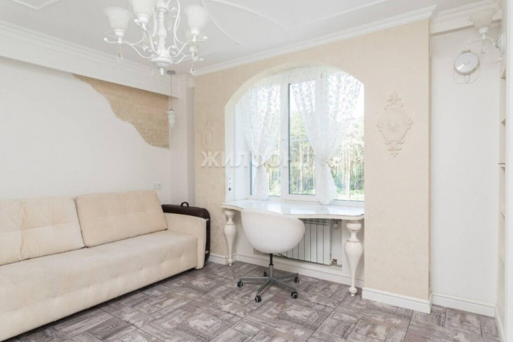 4-комн квартира Сухарная, 96