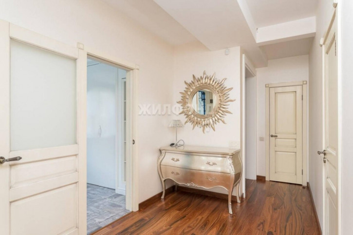 4-комн квартира Сухарная, 96