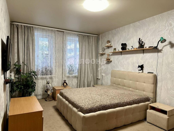 2-комн квартира Сухарная, 84