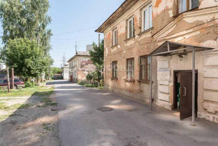 2-комн квартира Сухарная, 84