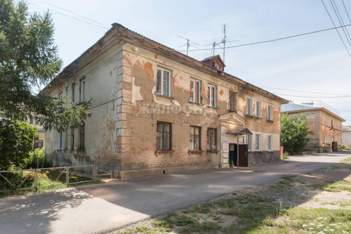 2-комн квартира Сухарная, 84