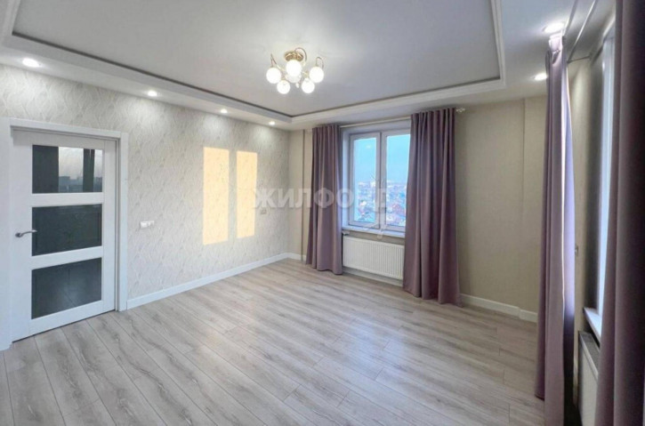 4-комн квартира Плахотного, 80 4-комн квартира Плахотного, 80