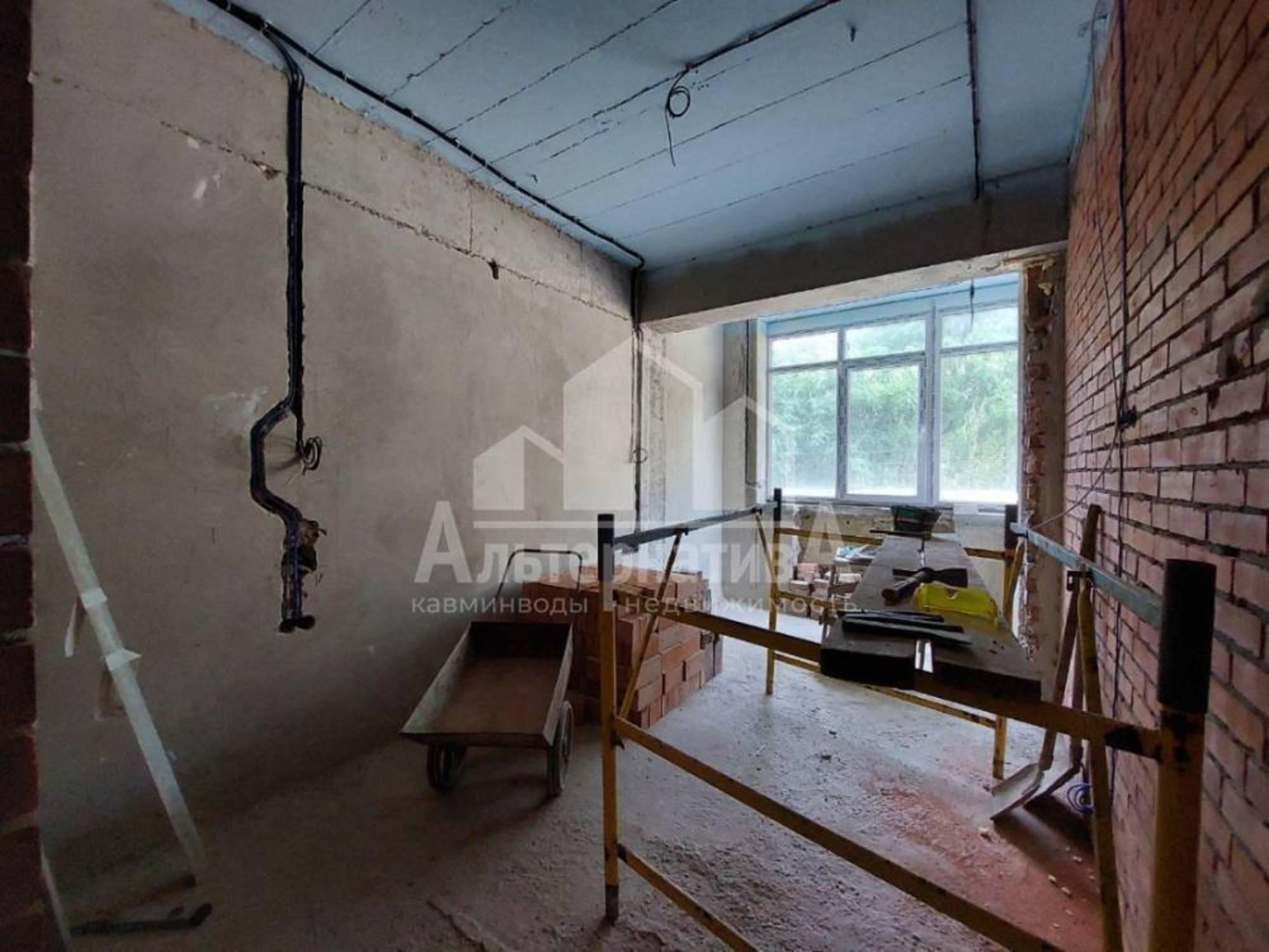 Купить квартиру за 12 800 000 рублей на Декабристов ул.