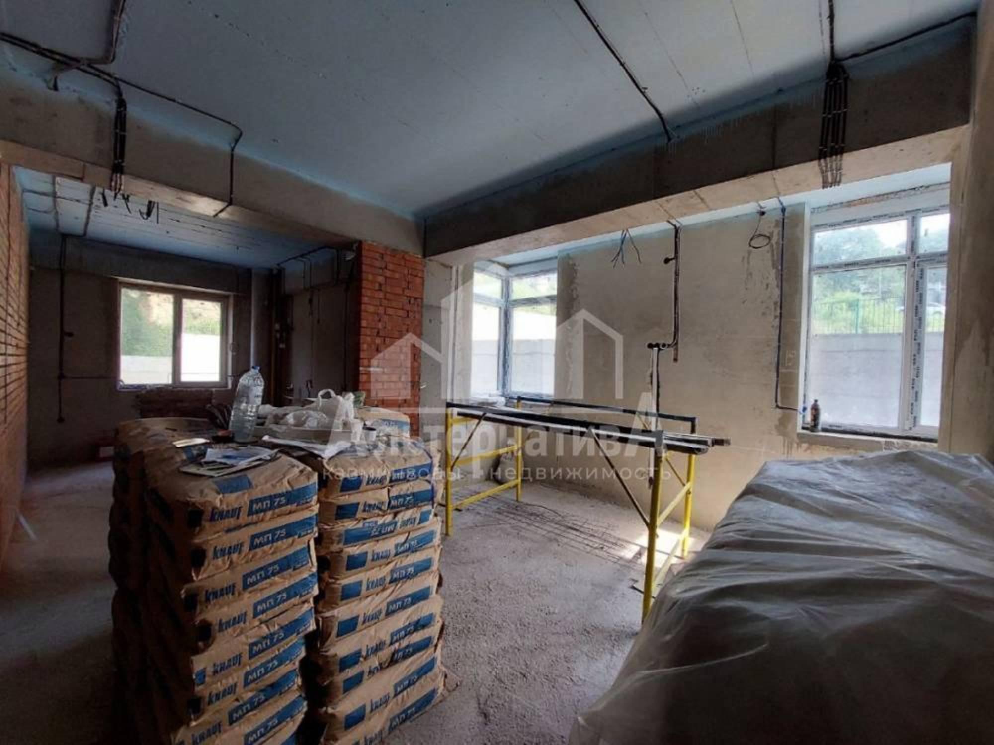Купить квартиру за 12 800 000 рублей на Декабристов ул.