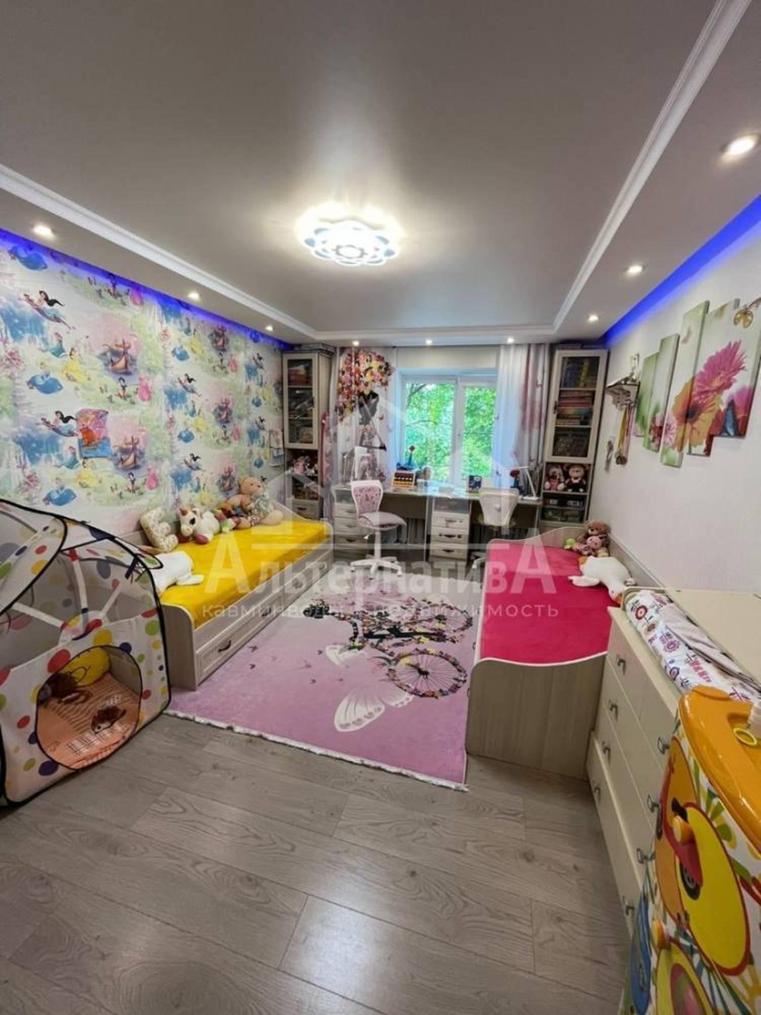 Купить квартиру за 12 350 000 рублей на Героев Медиков ул.