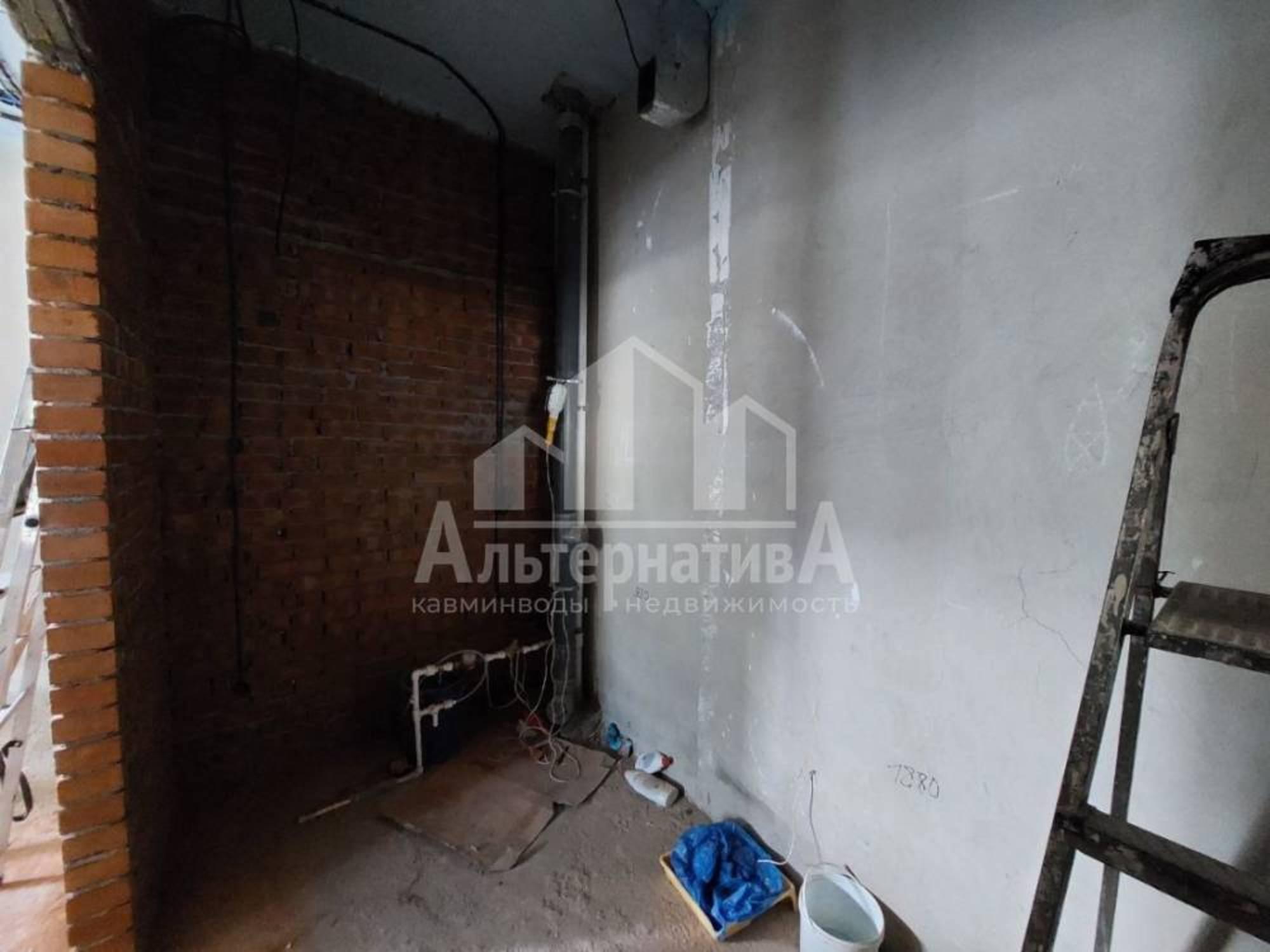 Купить квартиру за 12 800 000 рублей на Декабристов ул.