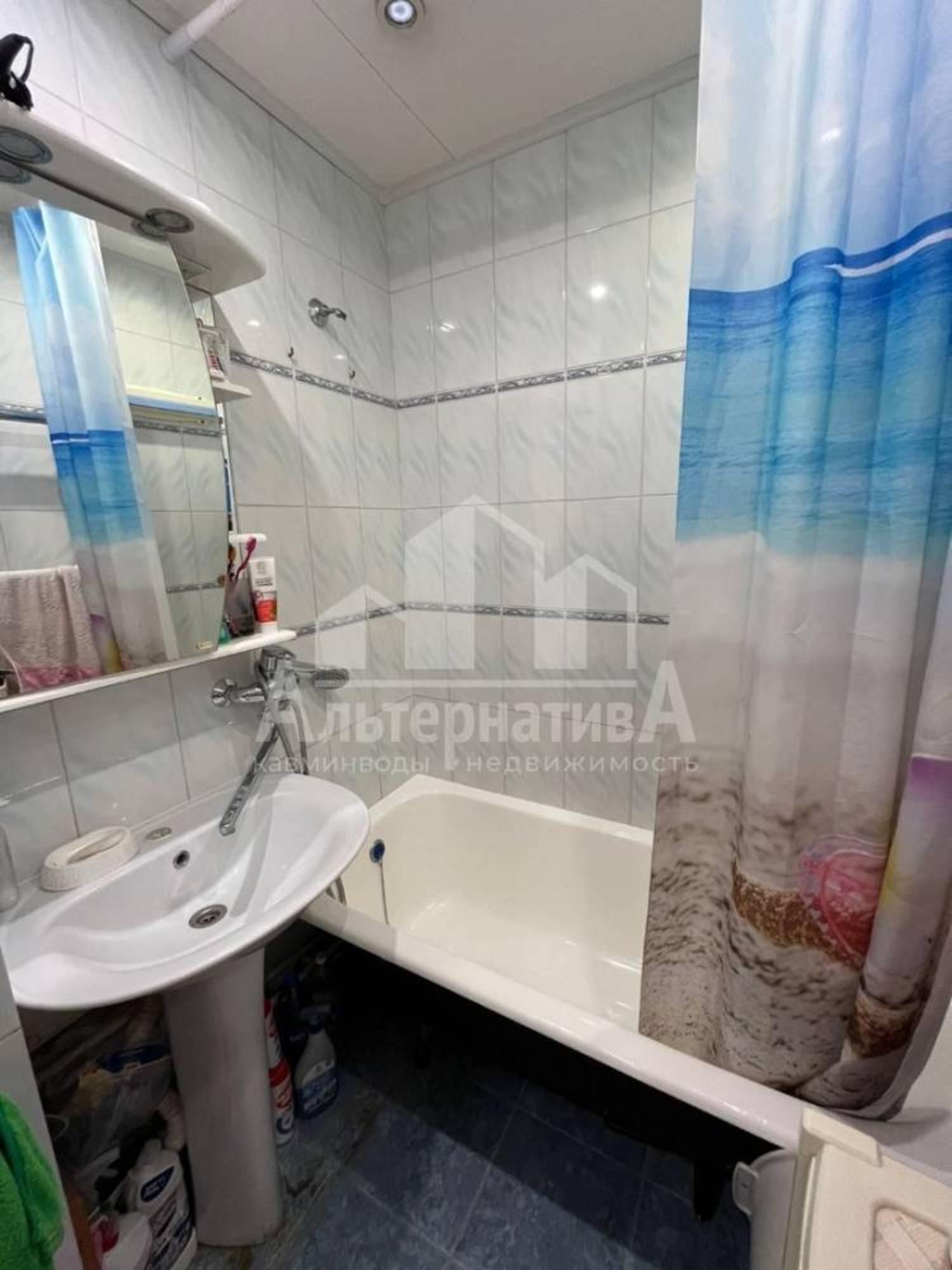 Купить квартиру за 12 350 000 рублей на Героев Медиков ул.
