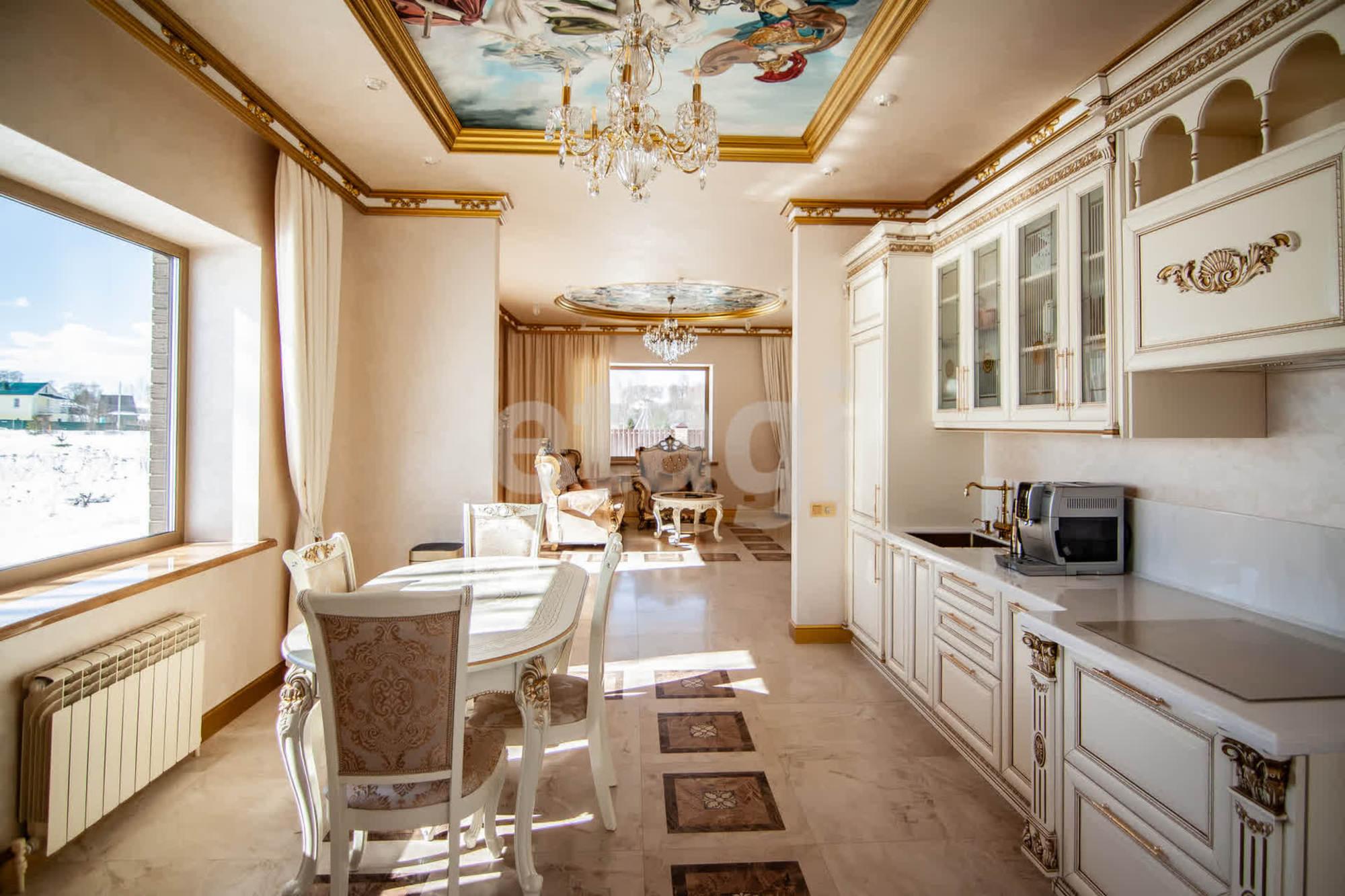 Купить дачу, дом, коттедж за 16 000 000 рублей на Гвардейская, 2а