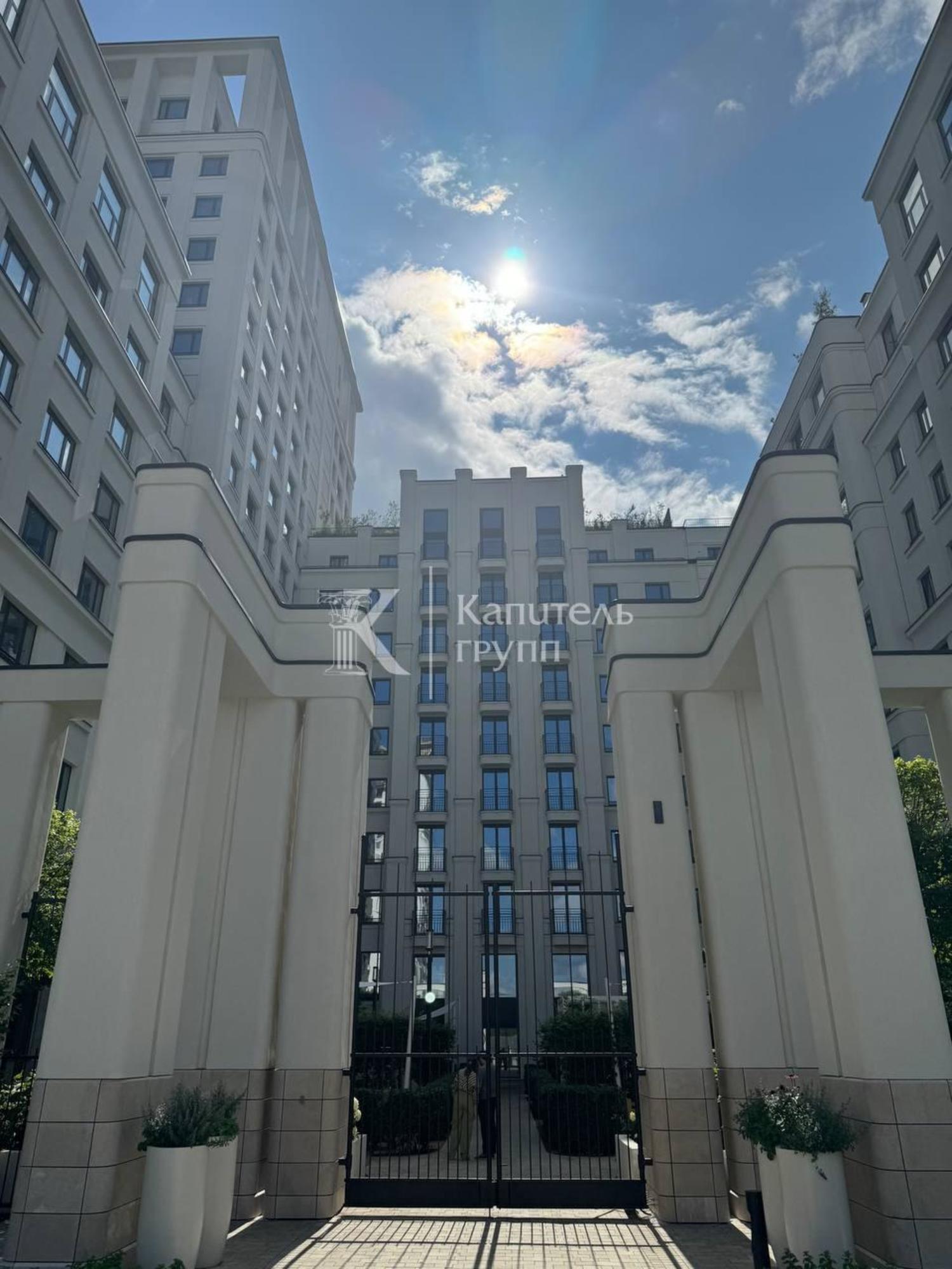 Купить квартиру за 25 420 000 рублей на Печёрская улица, 4