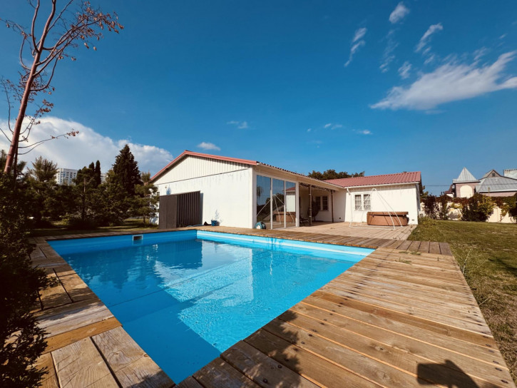 Коттедж/дом Возрождения ул., 1А