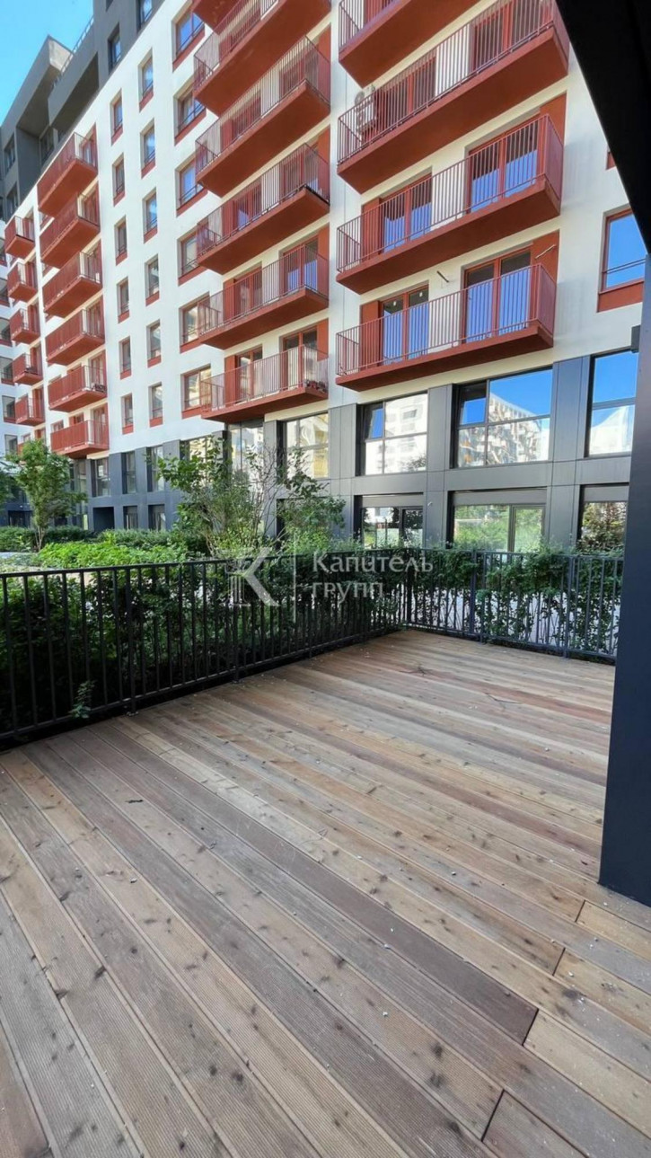 4-комн квартира улица Газовиков, 44