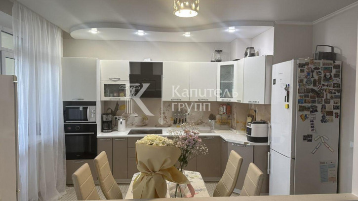 4-комн квартира улица Тимофея Чаркова, 81